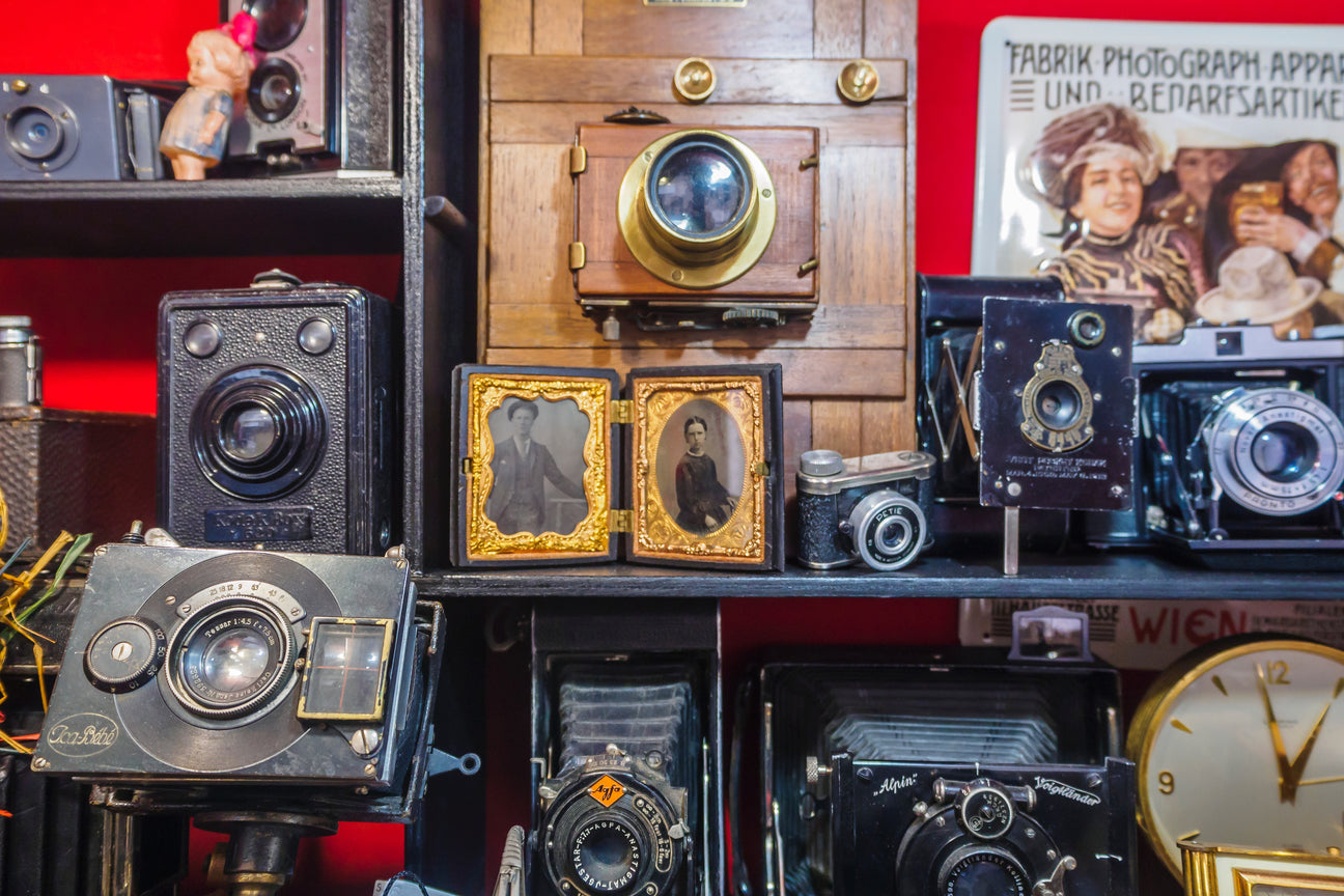 Antique shop with old cameras.
